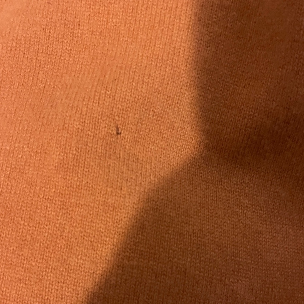 Intermix cashmere sweater, small knick. Nice rose pink color. - Picture 2 of 6